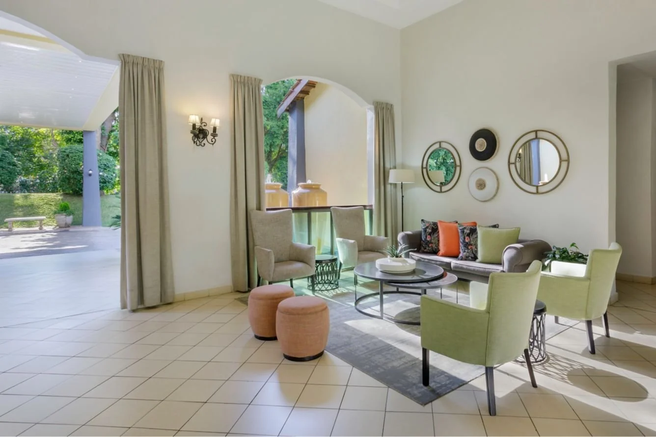 pr-lvili-lobby-seating-38212_Classic-Hor.jpg