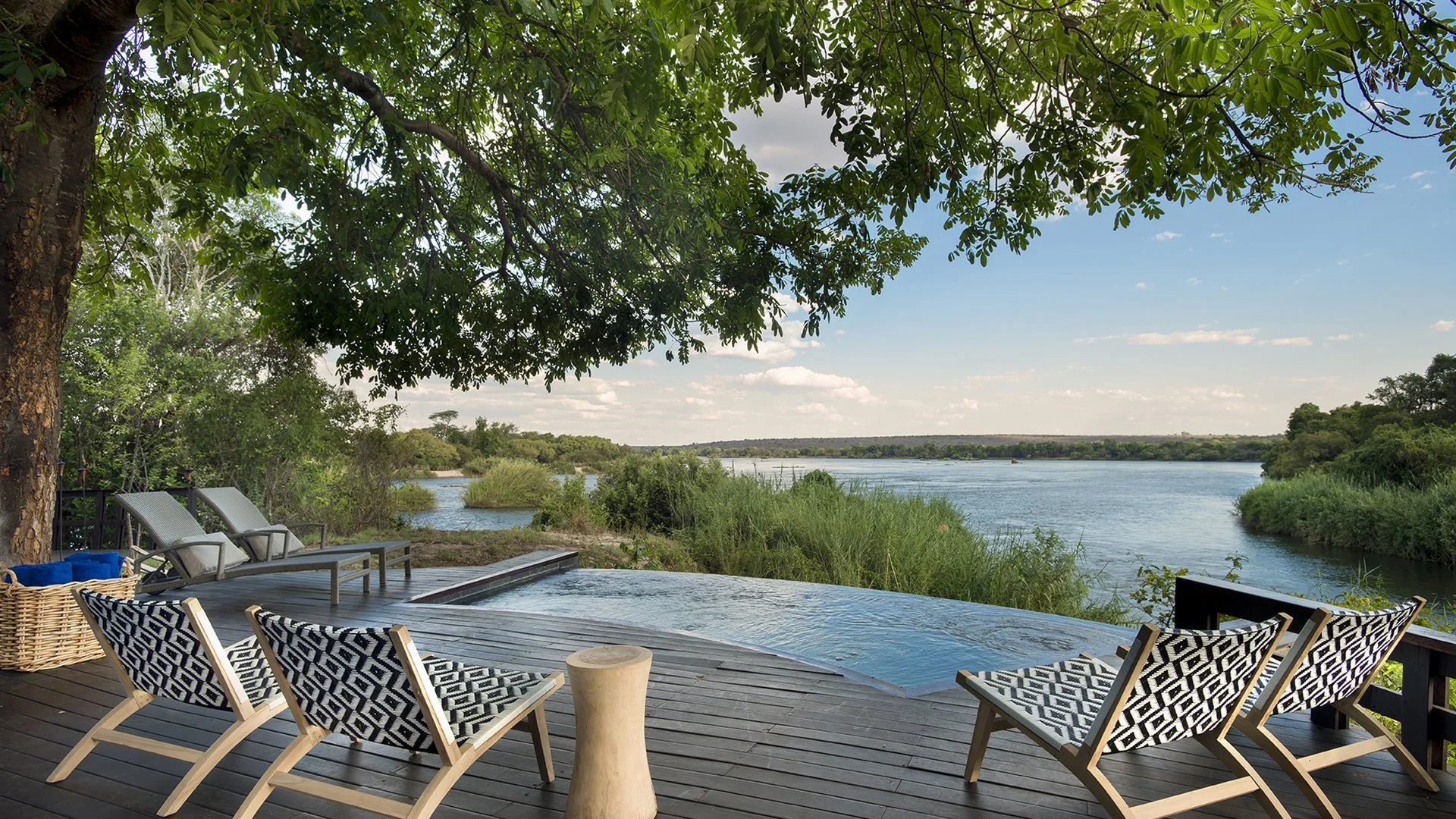royal-chundu-zambezi-island-lodge-exteriors-deck-01.jpg__1920x1080_q85_crop_subsampling-2_upscale.jpg