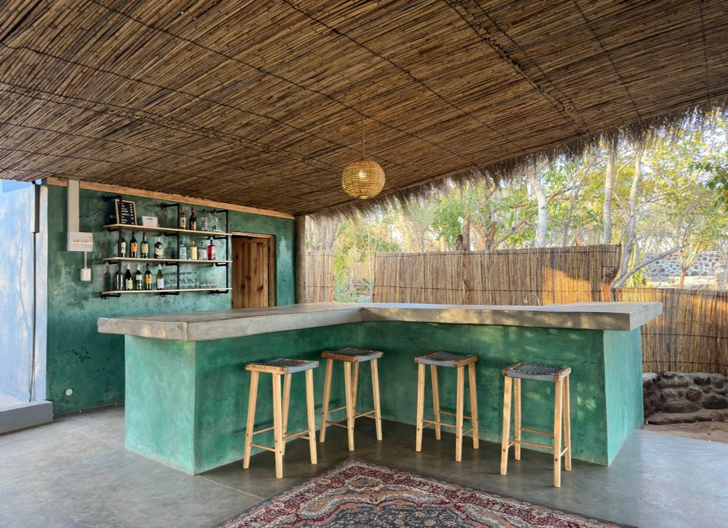 zambezi-realx-wilderness-retreat-zambia-bar.jpg