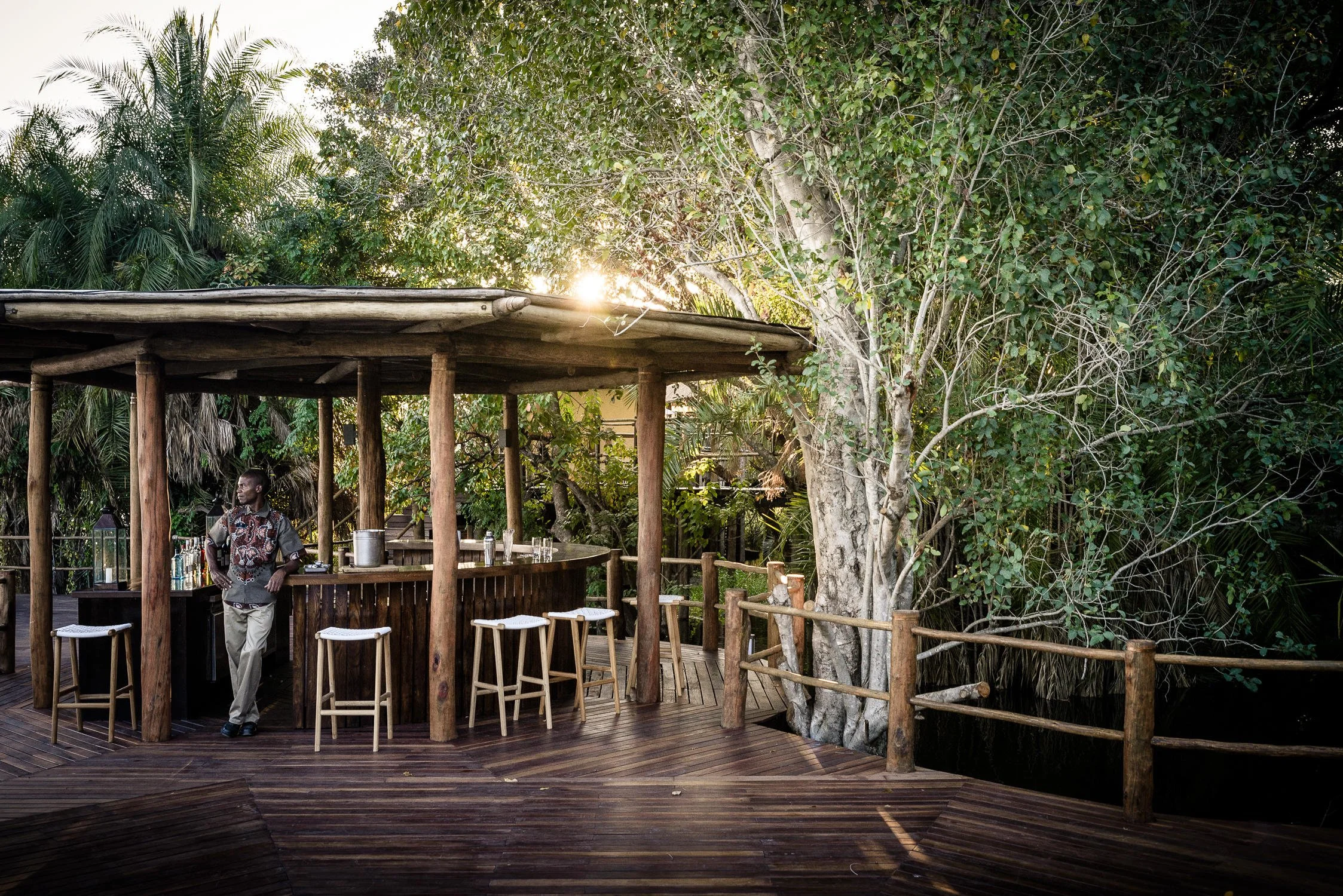 Sussi Chuma Lodge Bar_1.jpg