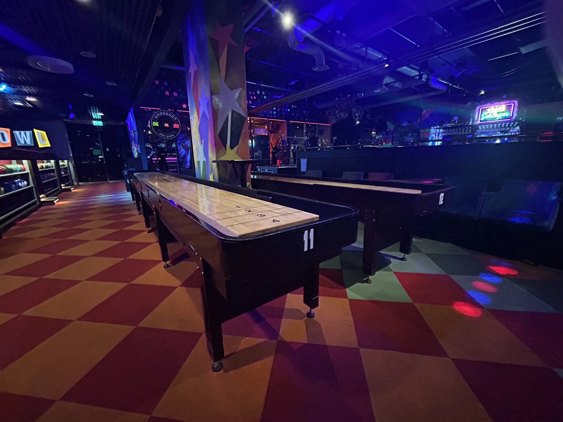 Shuffleboard restaurant