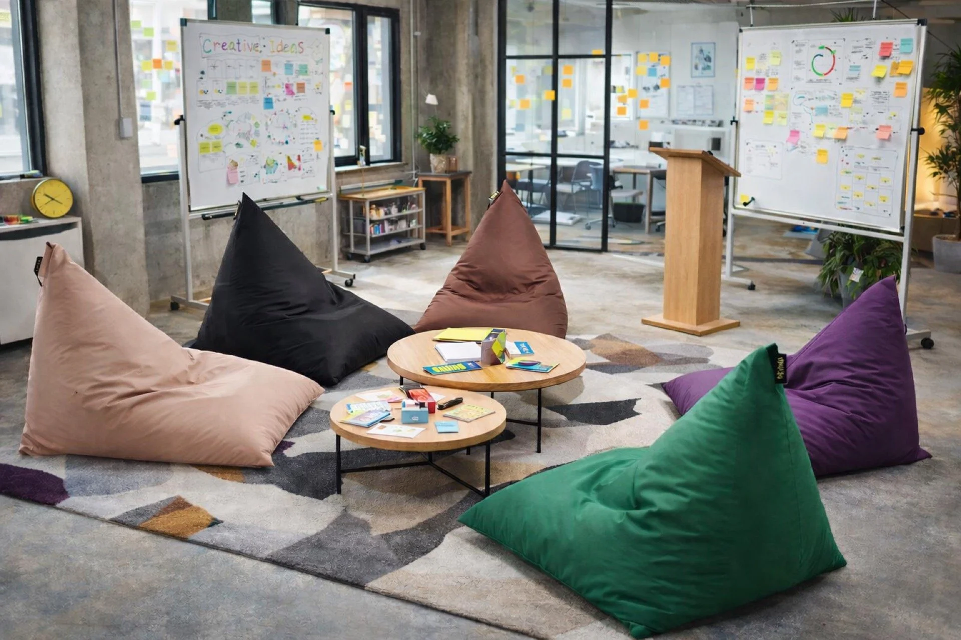 Kreativt möte bean bags kontor-resize-1920px.jpg