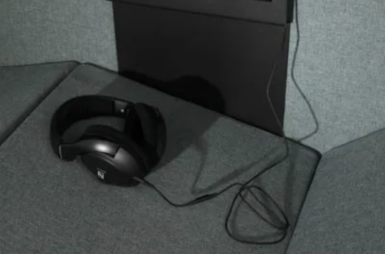 headphones neuropod.webp