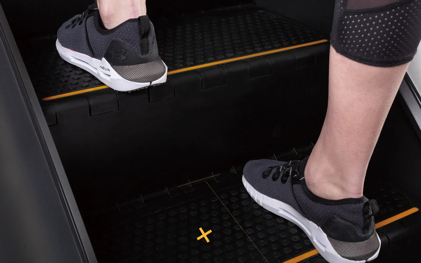 StepMill with 10,1'' TFT Console-6.webp