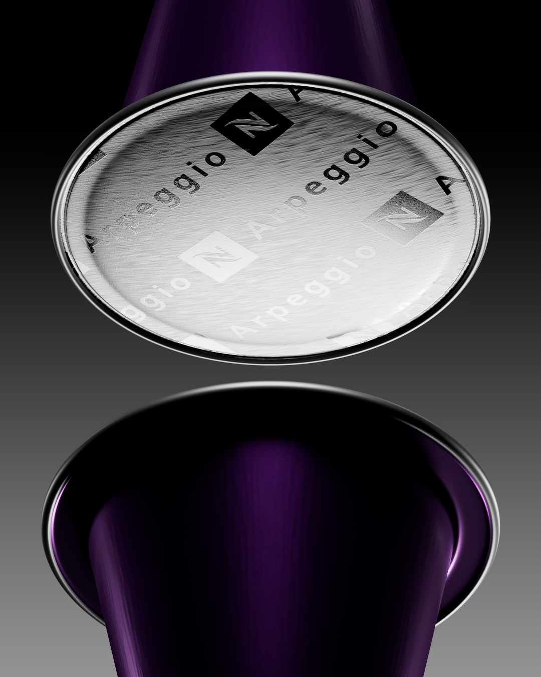 Una capsula di una macchina del caffè con il logo Nespresso, vista dall'alto con illuminazione centrale viola e riflesso sotto