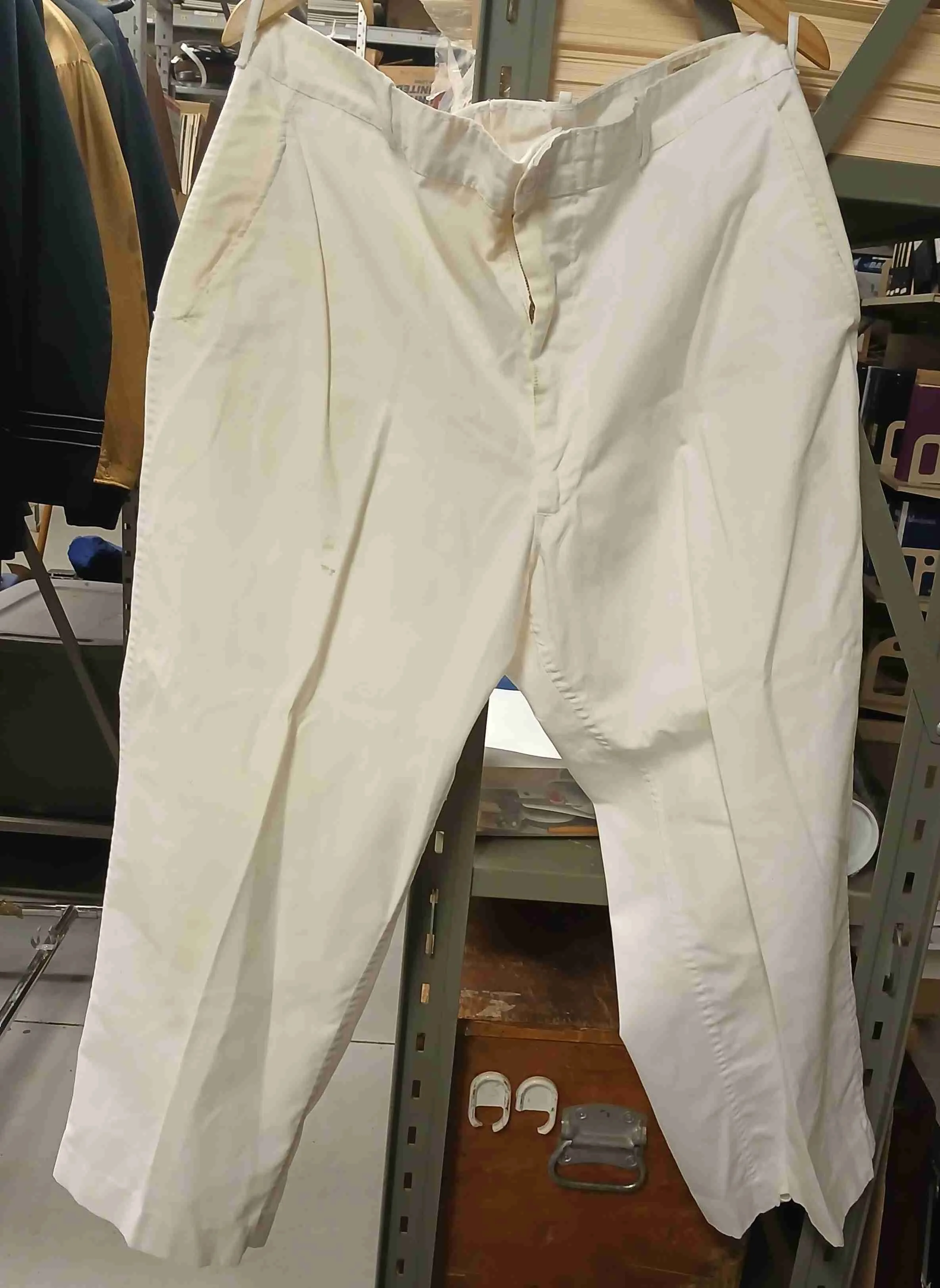 2 pair white pants Size long 35-38