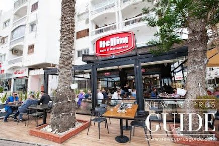 Hellim Cafe Girne dış cephe ve açık hava oturma alanı