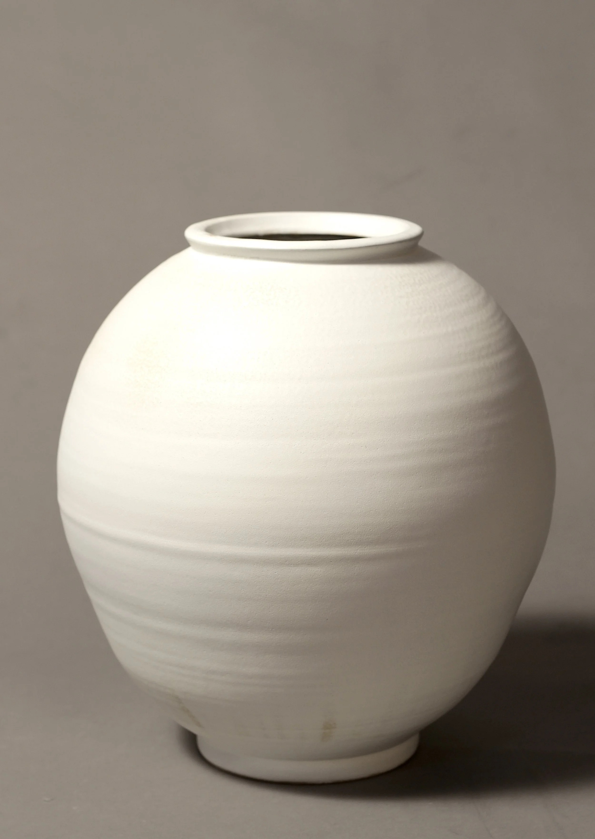 IMG_9965 Stoneware Moon Jar-Mat-Oxidation33*33*35 .jpg