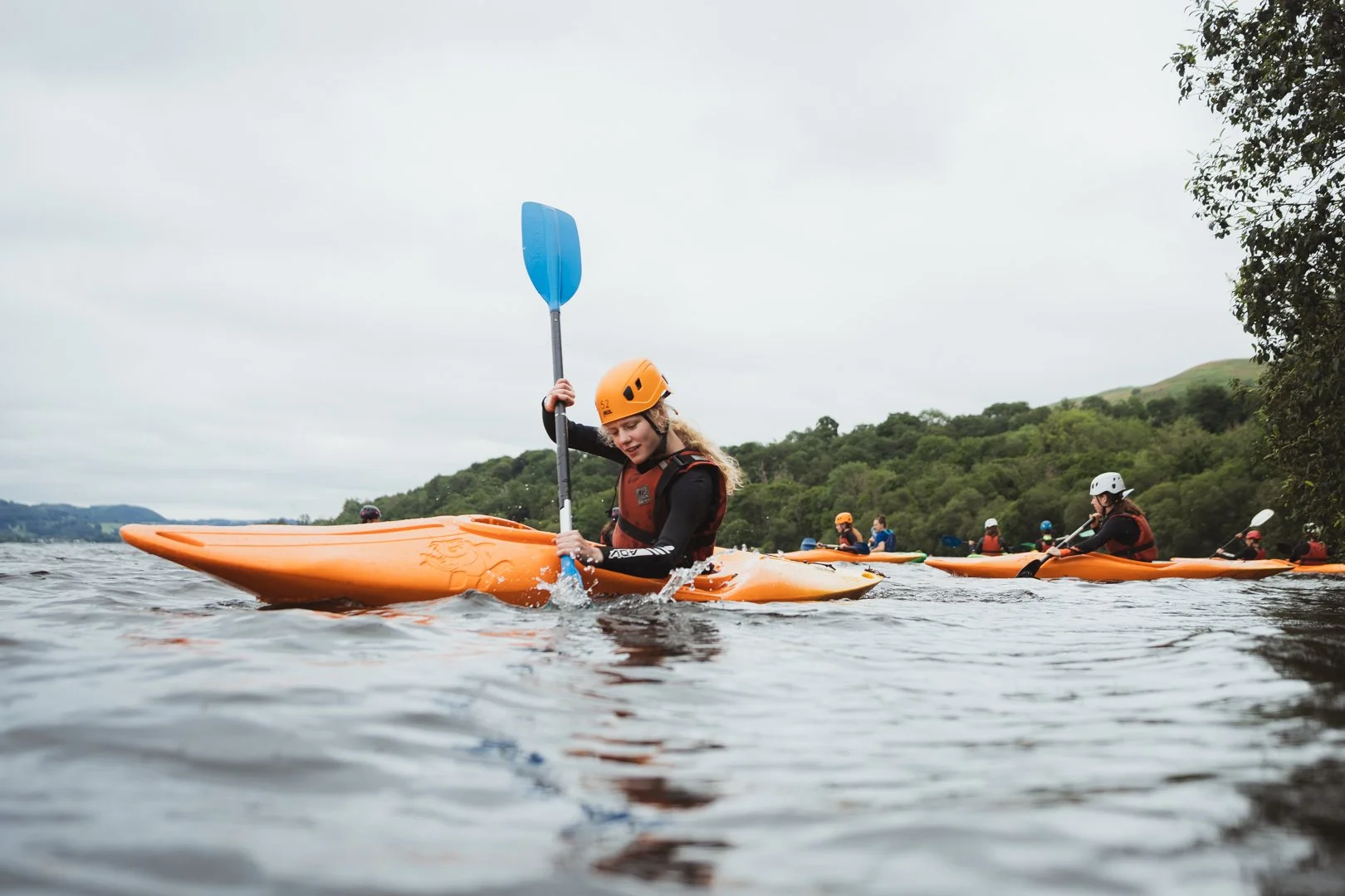 Girl_Paddling_Past-09590.jpg
