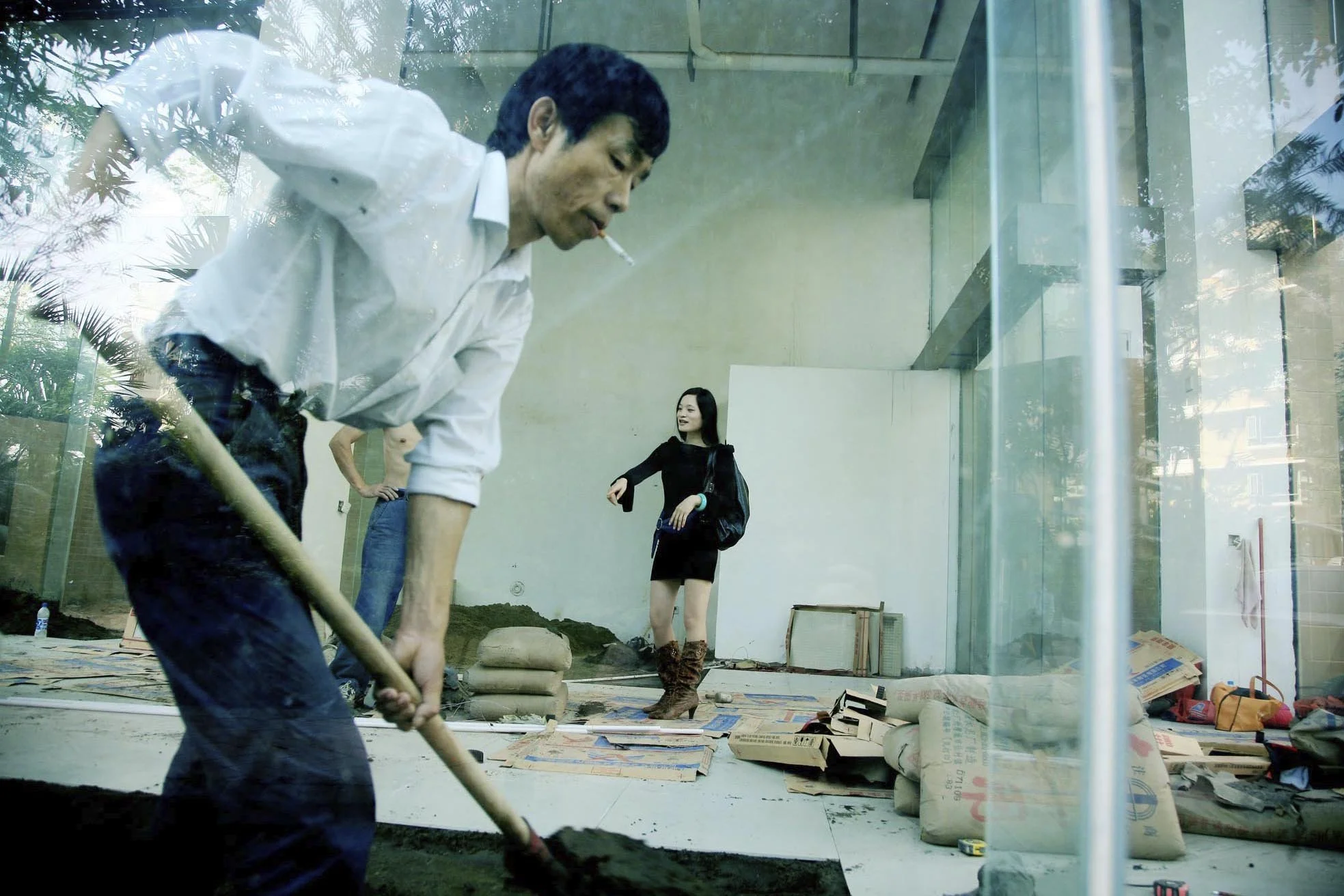 Avec l’argent de leurs « amants », les jeunes Chinoises cherchent à s’émanciper. Xian Mengfei, elle, a décidé d’ouvrir une boutique, mais l’homme en reste propriétaire.