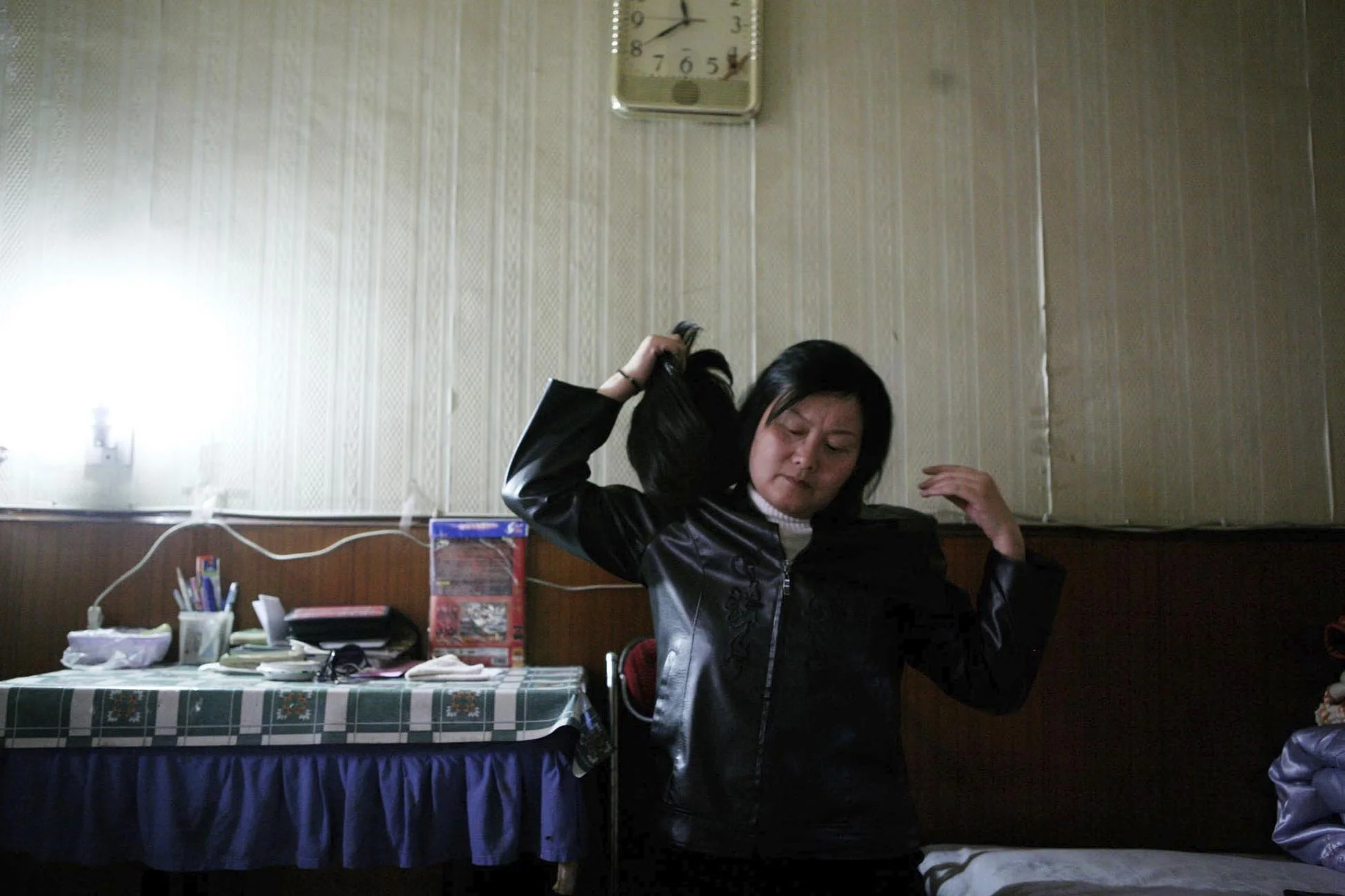 C’est en traquant la « deuxième femme » de son mari que Zhang Yufen est devenue détective privé. Son surnom : « Ernaï shashou », tueuse de concubines. Régulièrement menacée de mort, elle ne recule devant rien pour recueillir des preuves.