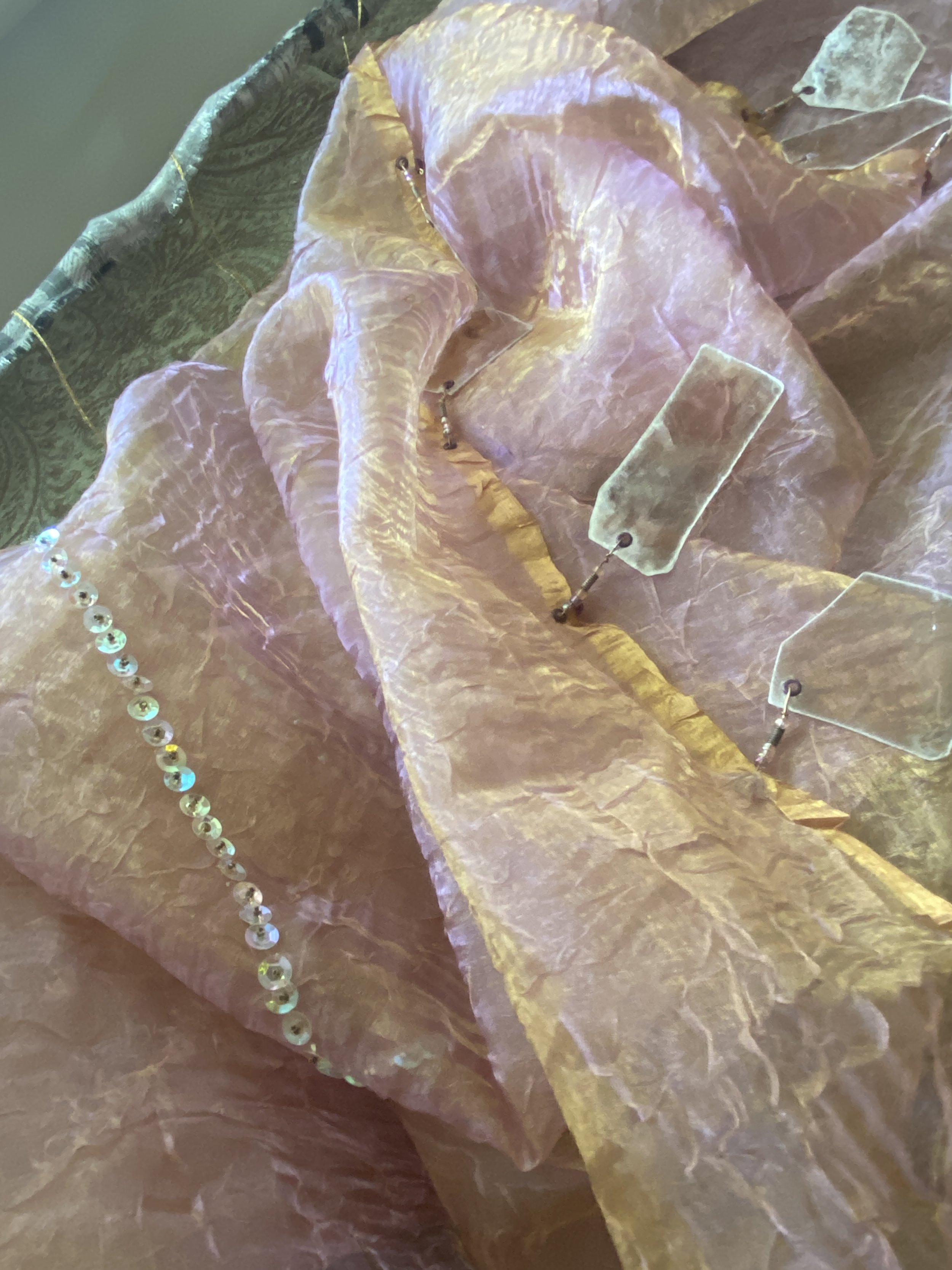 OM 
Close-up of materials 