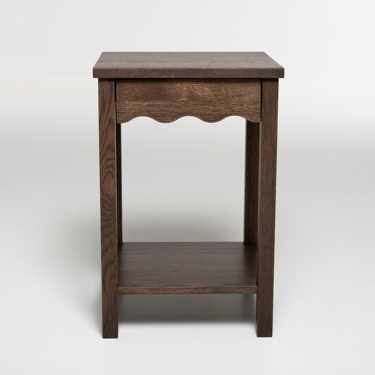 Svang Nattbord
