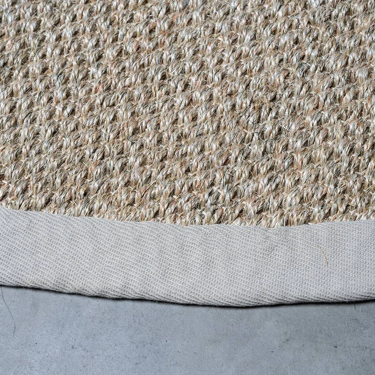 Sisal teppe (ø200 - Natur:beige kant)2.jpg