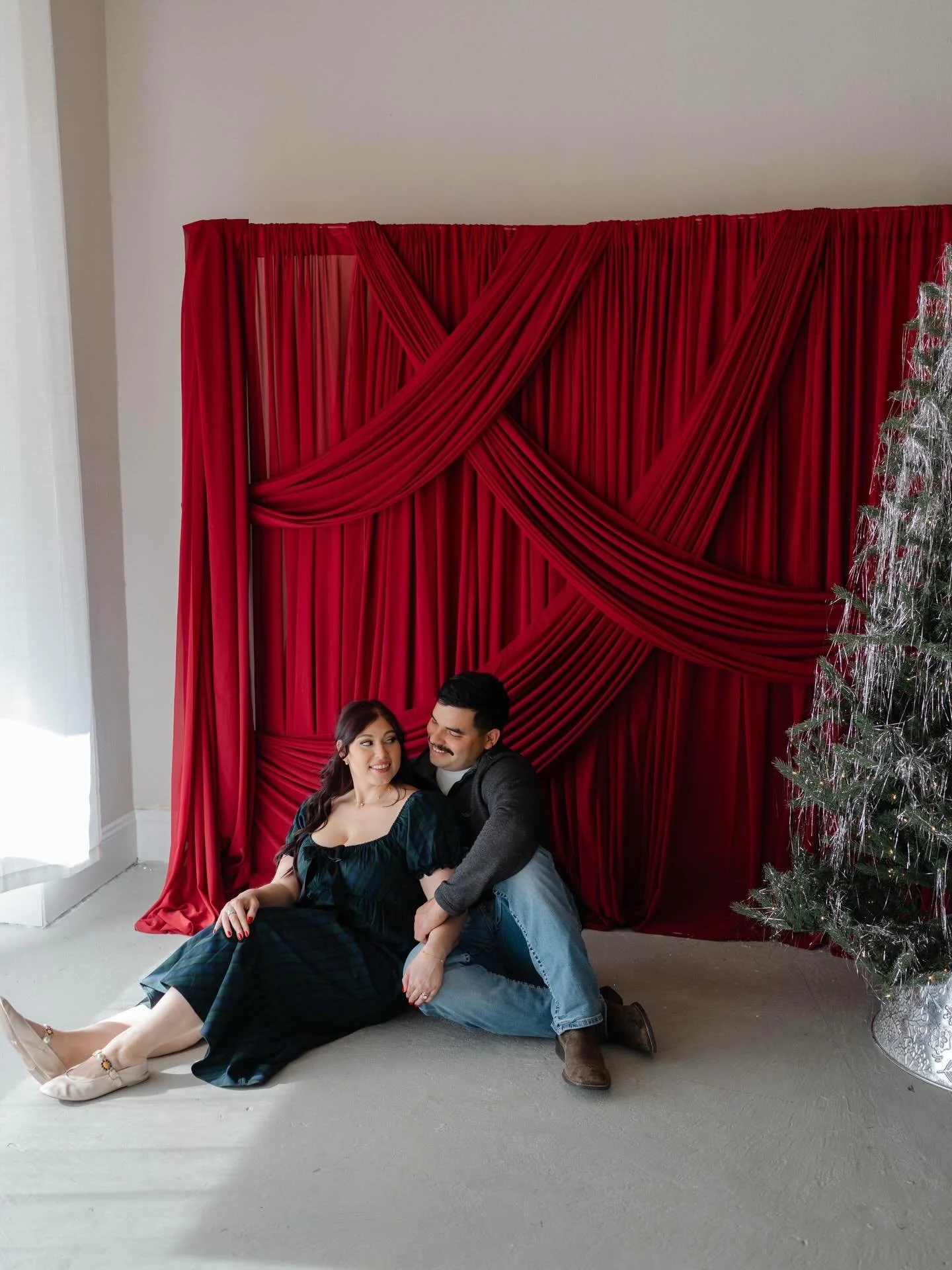 We&rsquo;re loving all the beautiful images you&rsquo;re capturing this season! 

📸 : @bailyraeleaphotography