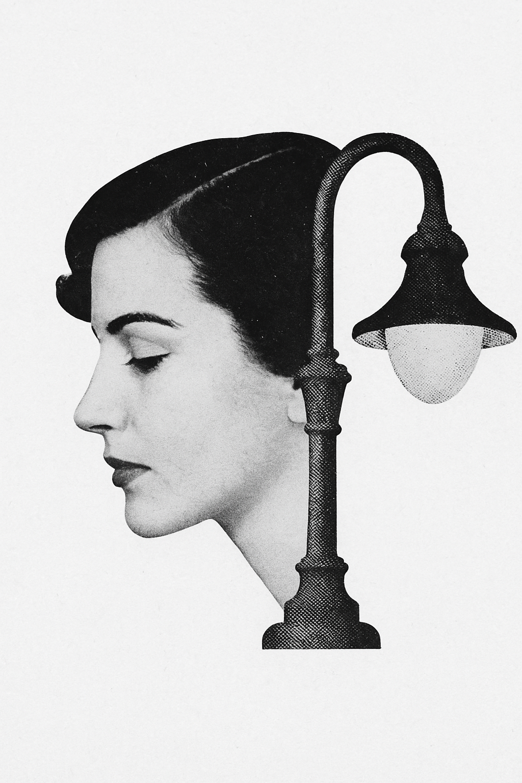 Un montage photo créatif combinant le visage d'une femme avec une lampe de lampadaire, en noir et blanc.