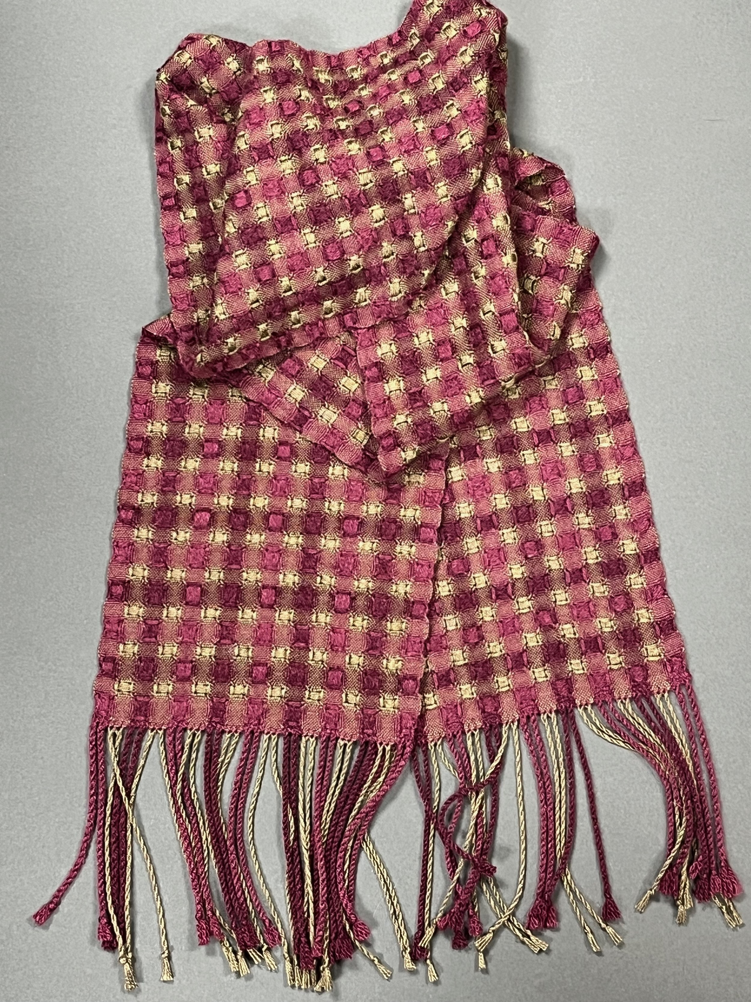 A combination of 50% silk/50% wool and Tencel in a tiny doubleweave