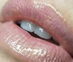 Oleander lip gloss