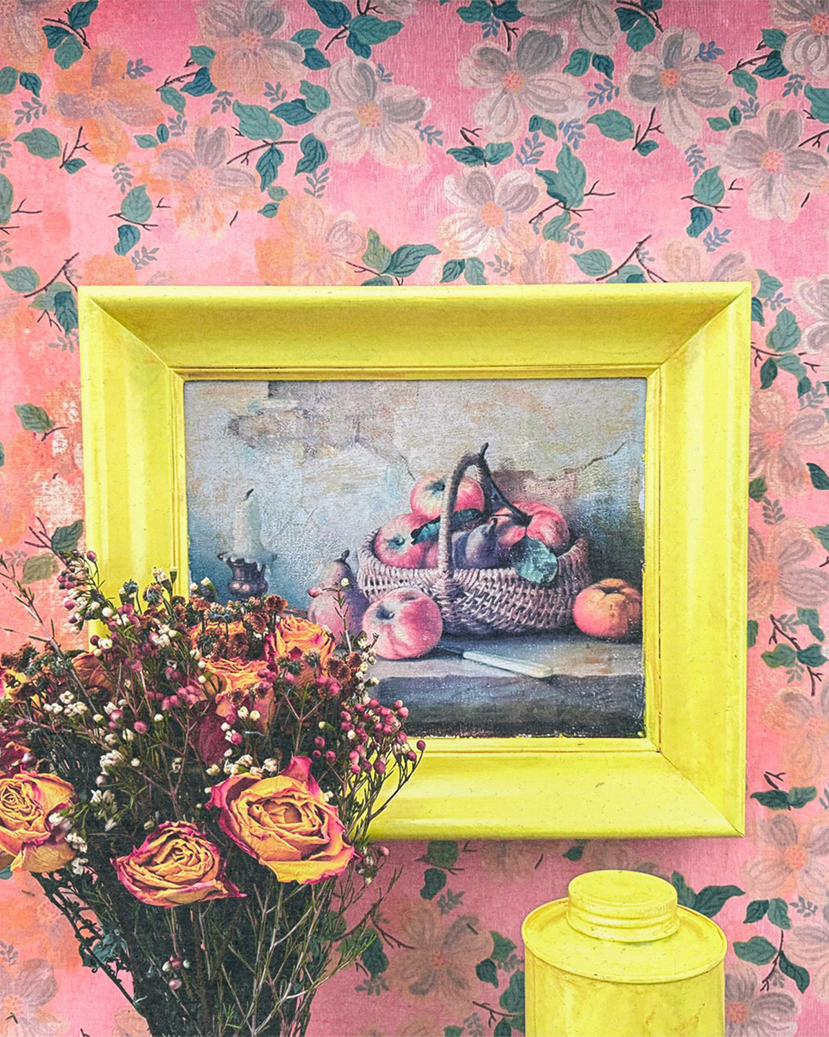 WALL_FRAME_YELLOW01.png
