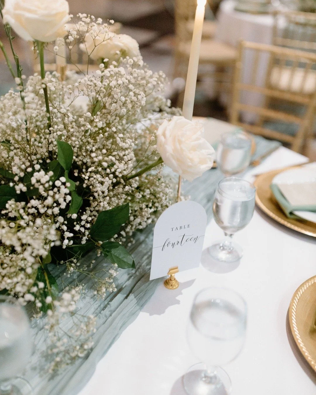 When the color palette compliments the space absolutely perfect. ✨ A blend of gentle hues, polished details, and thoughtful textures created a space that felt both elevated &amp; refined.

Wedding Planner: @tiercoevents
Venue: @foundershallevents
Cat
