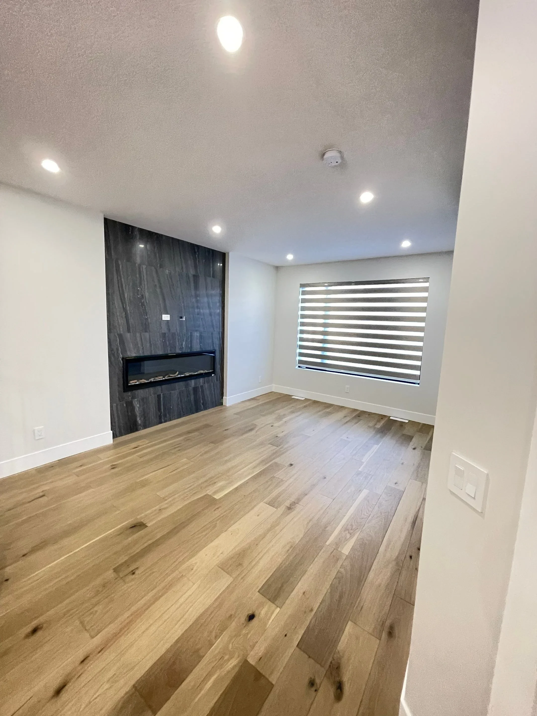 Archive Contracting-new-build-bonnie-doon-edmonton-alberta-livingroom.webp