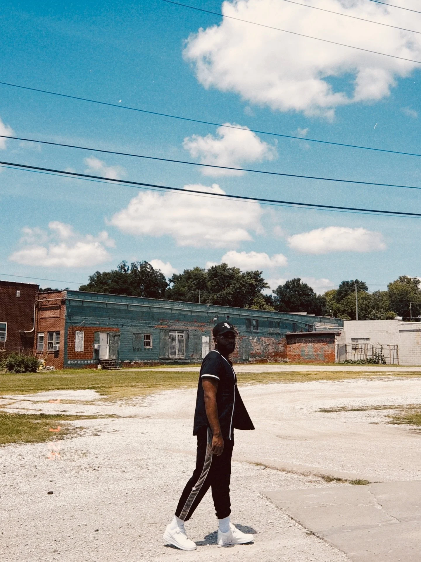 #OnTour &mdash; 𝘞𝘩𝘦𝘳𝘦 𝘪𝘯 𝘵𝘩𝘦 𝘸𝘰𝘳𝘭𝘥 𝘪𝘴 𝘈𝘭𝘮𝘪𝘨𝘩𝘵𝘺 𝘚𝘢𝘯𝘥𝘪𝘦𝘨𝘰?! &mdash; 

📸: @arthurdepalla 

𝘈𝘶𝘵𝘰𝘵𝘶𝘯𝘦 𝘈𝘭𝘮𝘪𝘨𝘩𝘵𝘺 - 𝘖𝘶𝘵 𝘕𝘰𝘸
#DuncanBurnett #BlackRockstar #SacredEnergy