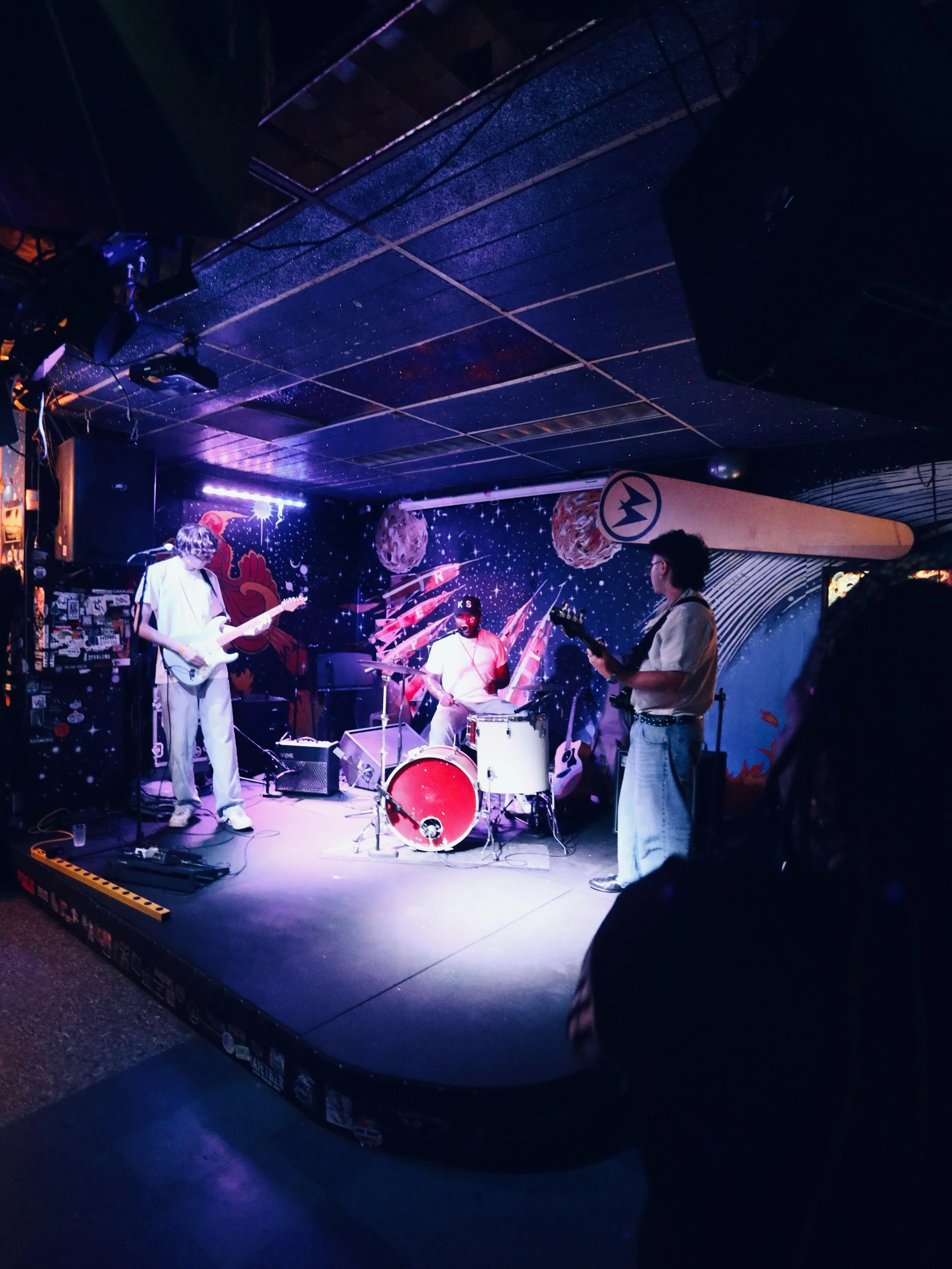 𝘋𝘉𝘟𝘕𝘌𝘗𝘏𝘌𝘞𝘚 // @replay_lounge &mdash; 8.13.26 &mdash; 

(1st show pics 😎)
📸: @blackhavenvisuals 

#DBxNEPHS #DuncanBurnett #BlackRockstar #Lawrence #SacredEnergy