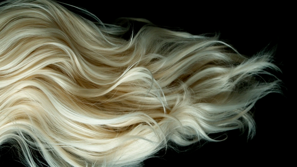 Blonde Wavy Hair.png