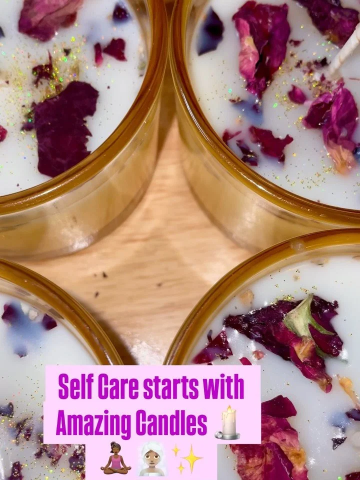 Treat yourselves 💝✨🕯️ Light up a candle, Breathe deeply and Chill! 😌☺️🧖🏽&zwj;♀️🧘🏾&zwj;♀️ Order online (link 🔗in bio) 🇺🇸📪📦 Tag someone who would enjoy these Glows ✨🤩 #selfcare #soycandles  #relax #aromatherapy