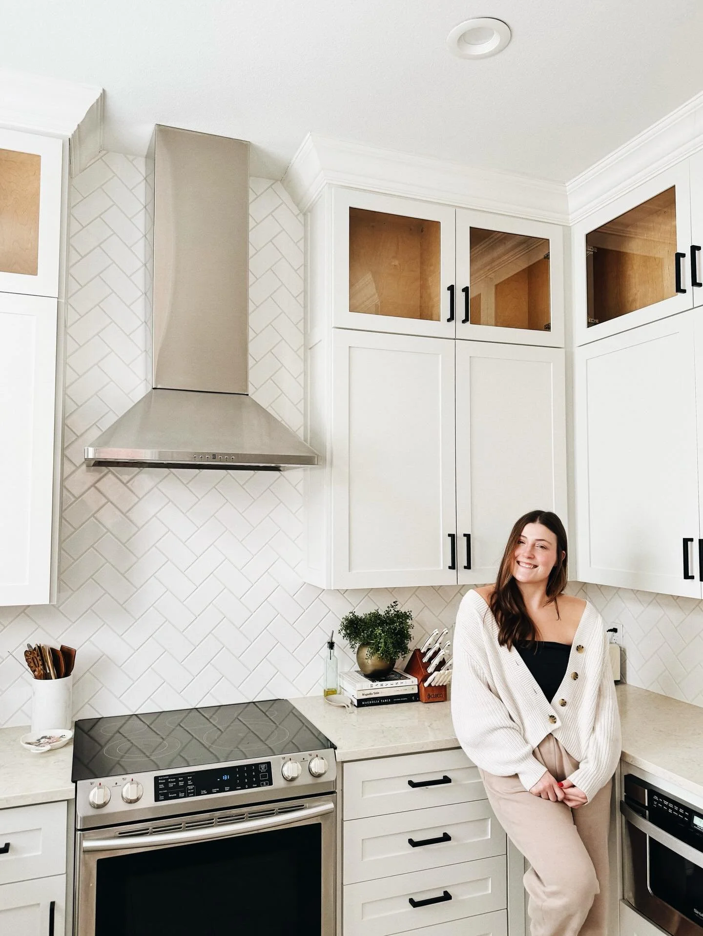 New year, new KITCHEN ✨
The biggest blessing of the last few months: Eats by Annie has officially moved from a tiny apartment kitchen to a HOUSE. 

SO thankful and so excited to steward it well &amp; to serve Northwest Arkansas 🤍 

#homebaker #homeb