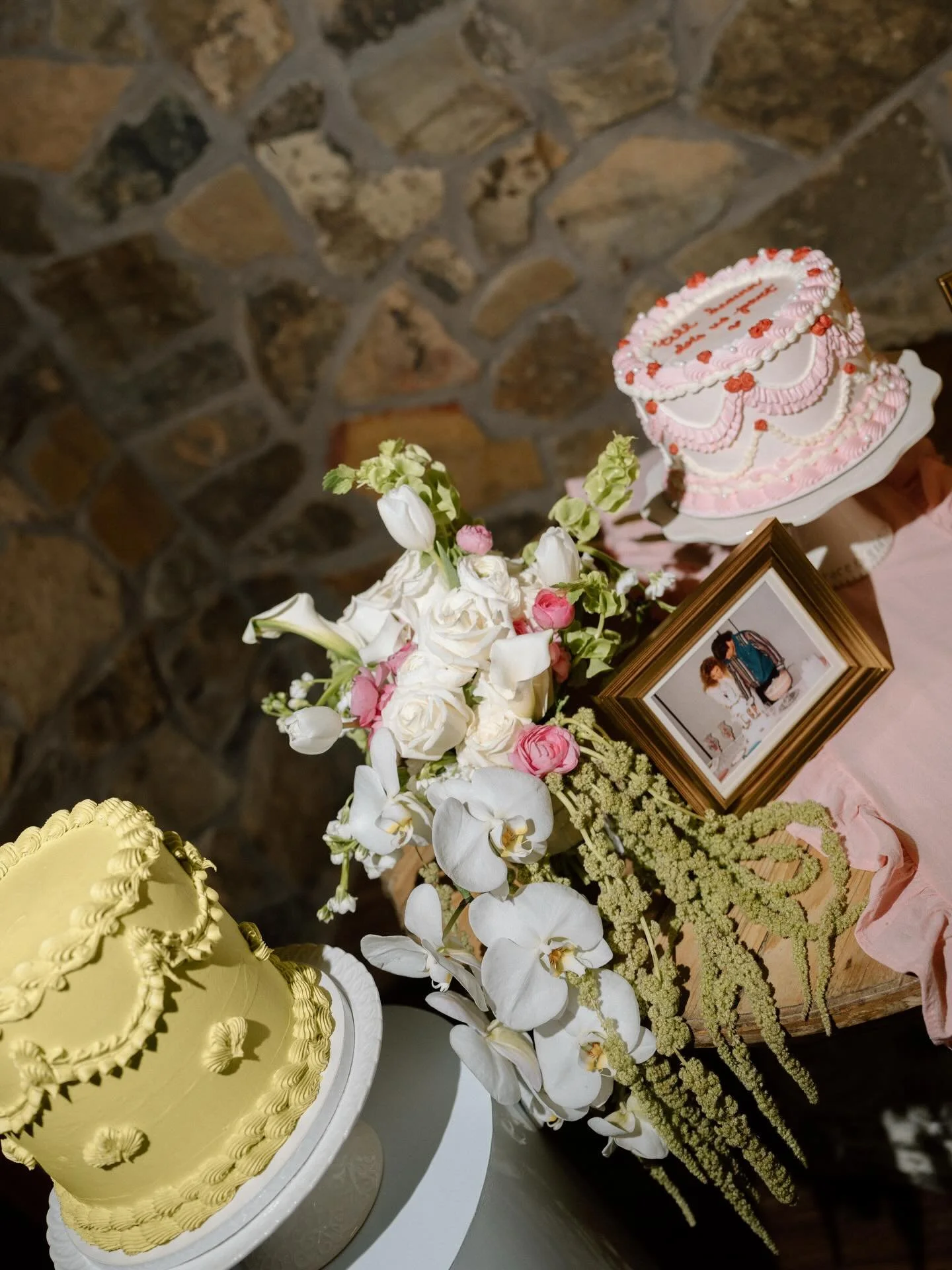 When the bride says she wants 6 cakes in the colors of her bridesmaid dresses, she GETS 6 cakes in the colors of her bridesmaid dresses 🤩

Vendors:
Venue: @stonechapelnwa
Planner: @brookesbrides |@brookebradfordd
Photography: @koriarnoldphoto
Video: