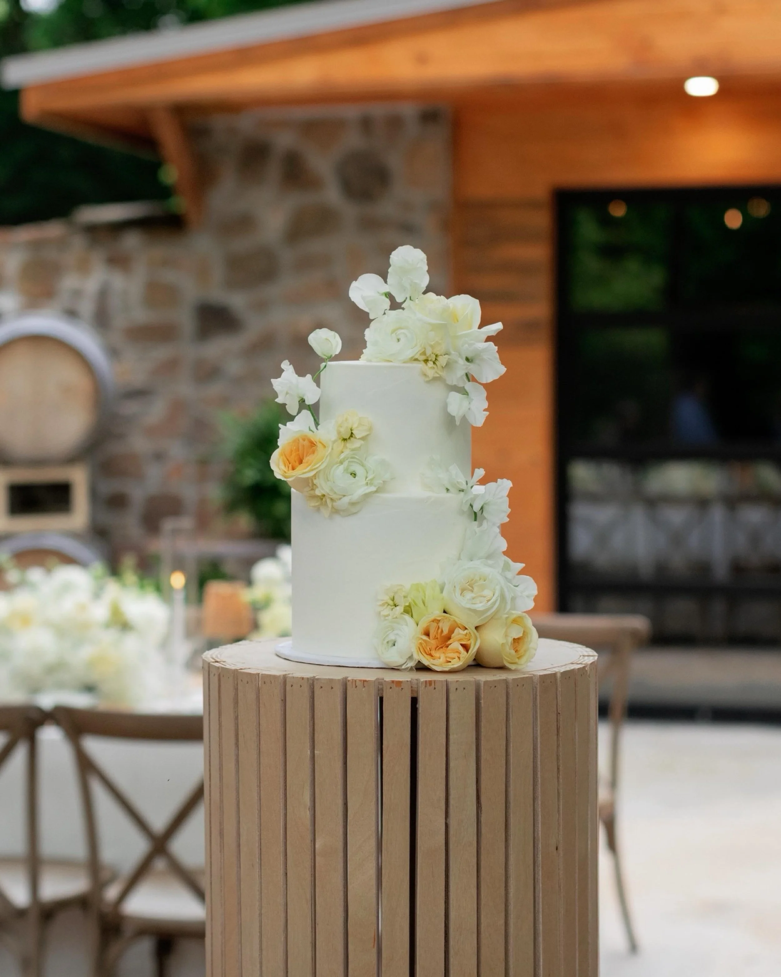 The perfect spring wedding 💛

Vendor team: 
Planning &amp; Design: @brookesbrides 
Venue: @sassafrasspringsvineyard
Photography: @shaneydowlingphotos 
Floral: @tiptonhurst @dayana_muir 
Rentals: @Alchemy_event_rentals
Cake: @eatsbyannie_
Catering: @