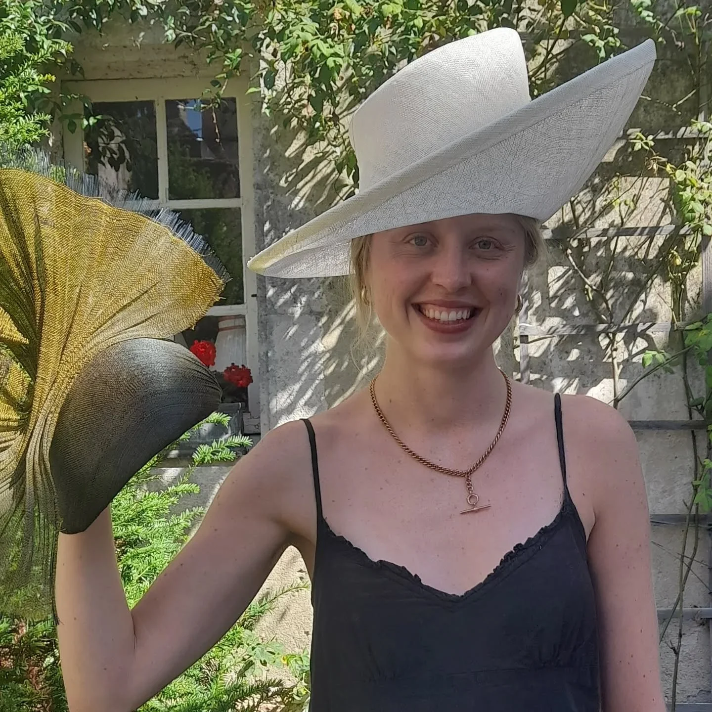 Do you want to be creative this summer ? 
Do you want to try something new, fun and innovative?
Take a look at our Millinery courses!!
Held in Manoir de Roquegautier in Canco or Chateau Belhomme in Fumel. 
Both courses run over 4 days.
You will learn