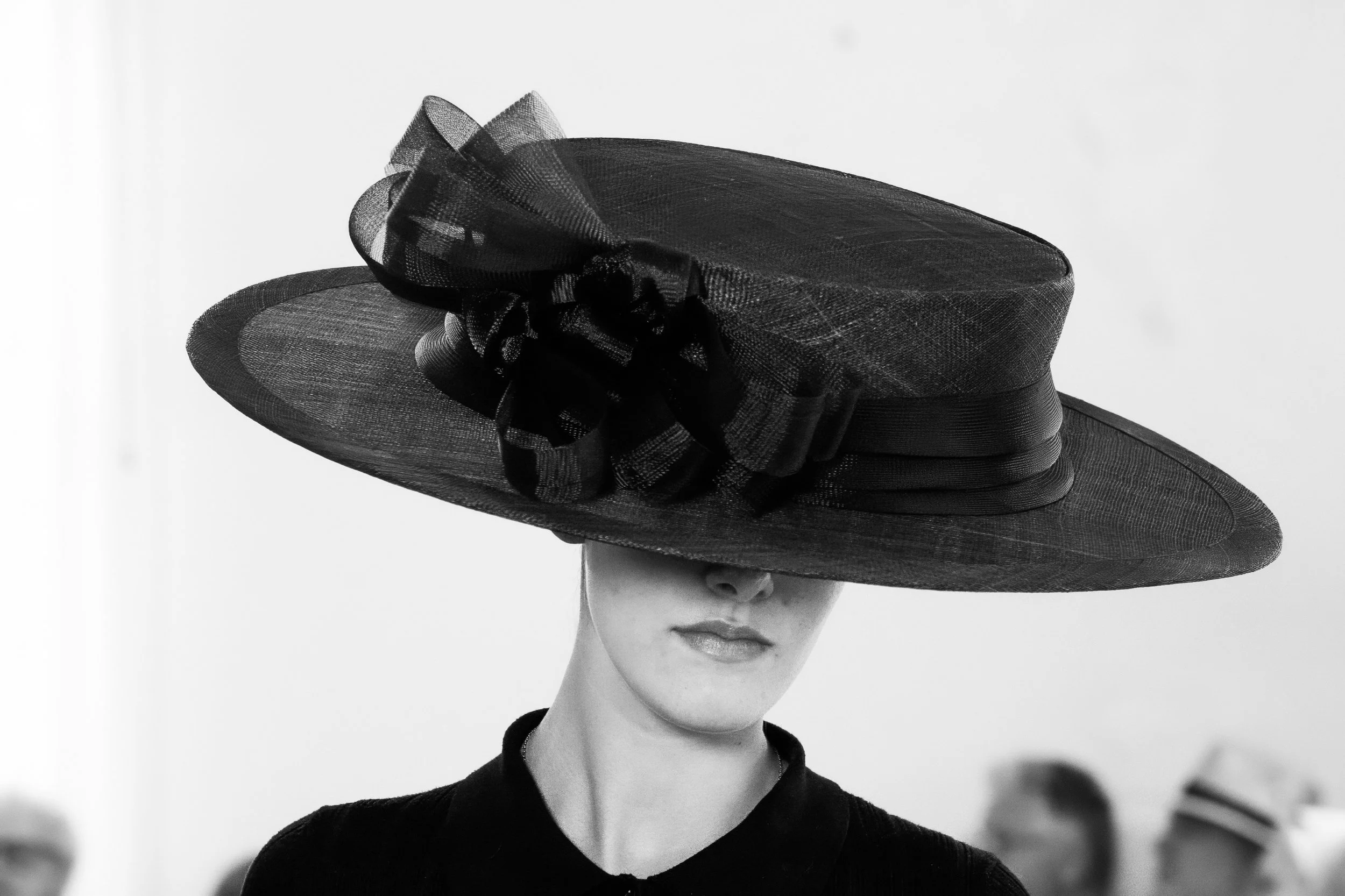 donna-hartley-millinary-handmade-fashion-hats-france-gallery-donnas-work-32.jpg