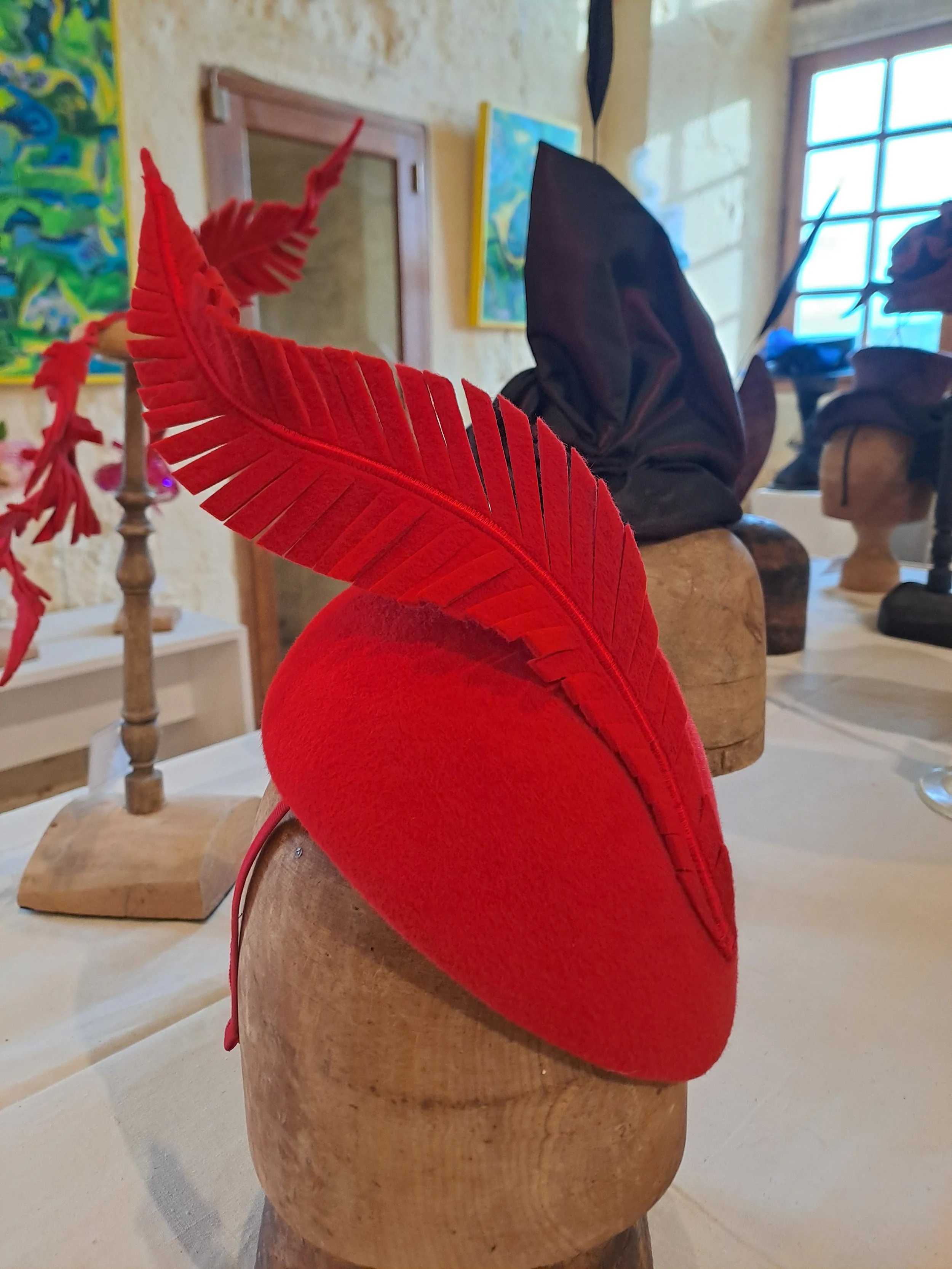 donna-hartley-millinary-handmade-fashion-hats-france-exhibition-gallery-30.jpg