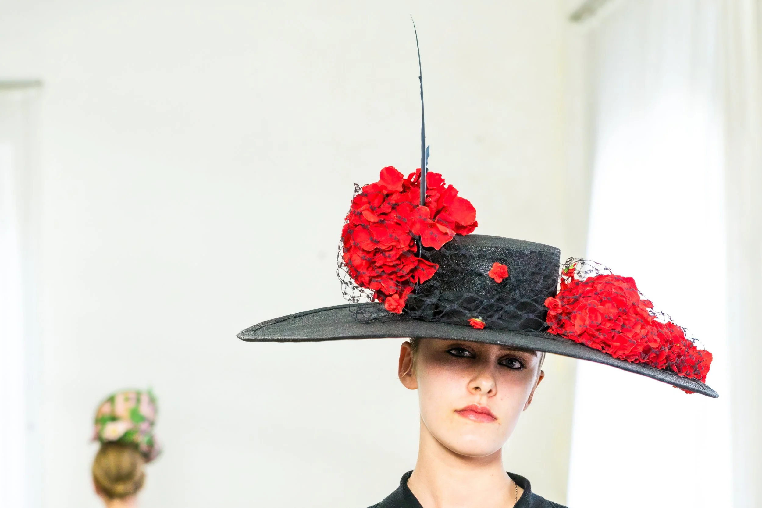 donna-hartley-millinary-handmade-fashion-hats-france-gallery-donnas-work-31.jpg