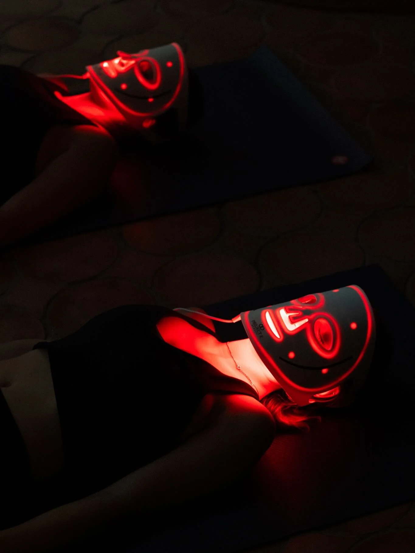 We chased the burn with red light: inflammation down, recovery up, glow on. So amazing partnering with @projectebeauty for the chicest cooldown.

📸 @joproductionagency