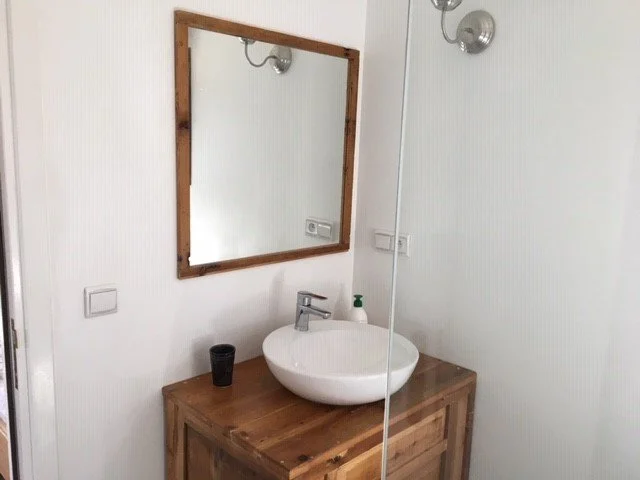 maisonette sdb.jpg