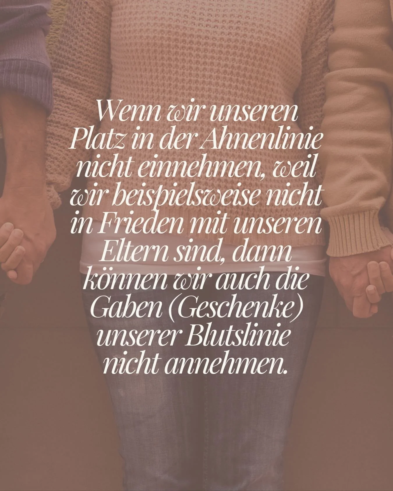 Wir haben zwar einen festen Platz in unserer Ahnenlinie , 🧬 aber nicht immer sind wir bereit, diesen einzunehmen. Das kann sein, weil wir nicht in Frieden mit unseren Eltern sind, da wir nicht die n&ouml;tige Liebe und F&uuml;rsorge erhalten haben. 