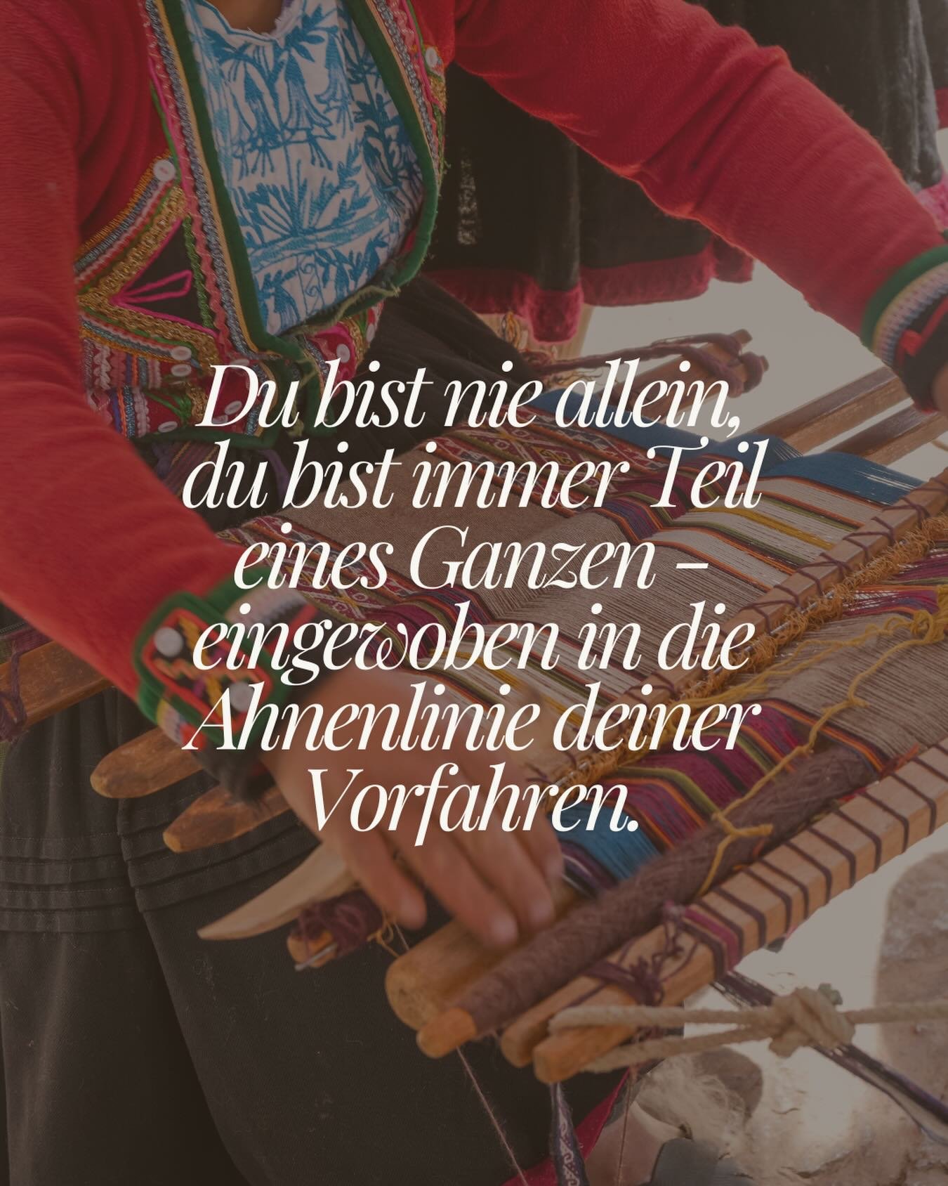 Manchmal denken wir, dass wir alleine sind auf dieser Welt 🌍. Aber wir sind immer Teil eines grossen Ganzen und Teil einer Ahnenlinie 🧬. Unsere Ahnen sind da, sie stehen hinter uns und sie begleiten uns, durch die St&uuml;rme des Lebens.
 
Sie zu e