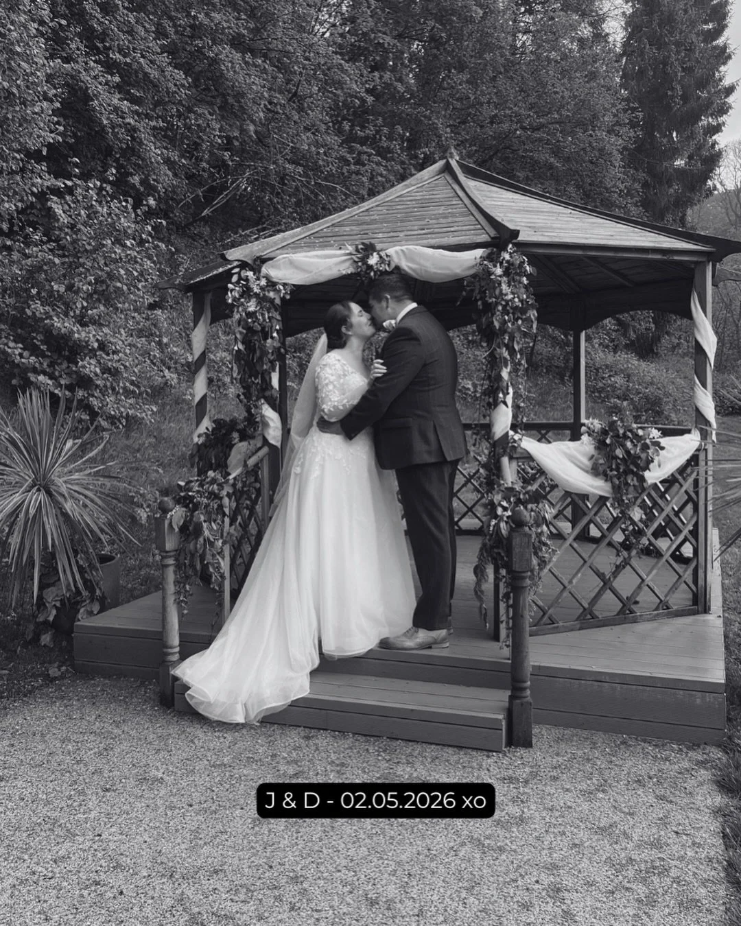 First wedding of the season 🤍 J &amp; D 
02.05.26

I had the absolute pleasure of helping these two gorgeous people get married last weekend at the absolutely stunning @gorwellfarm 
Despite the rain, it could not have been a more beautiful day espec