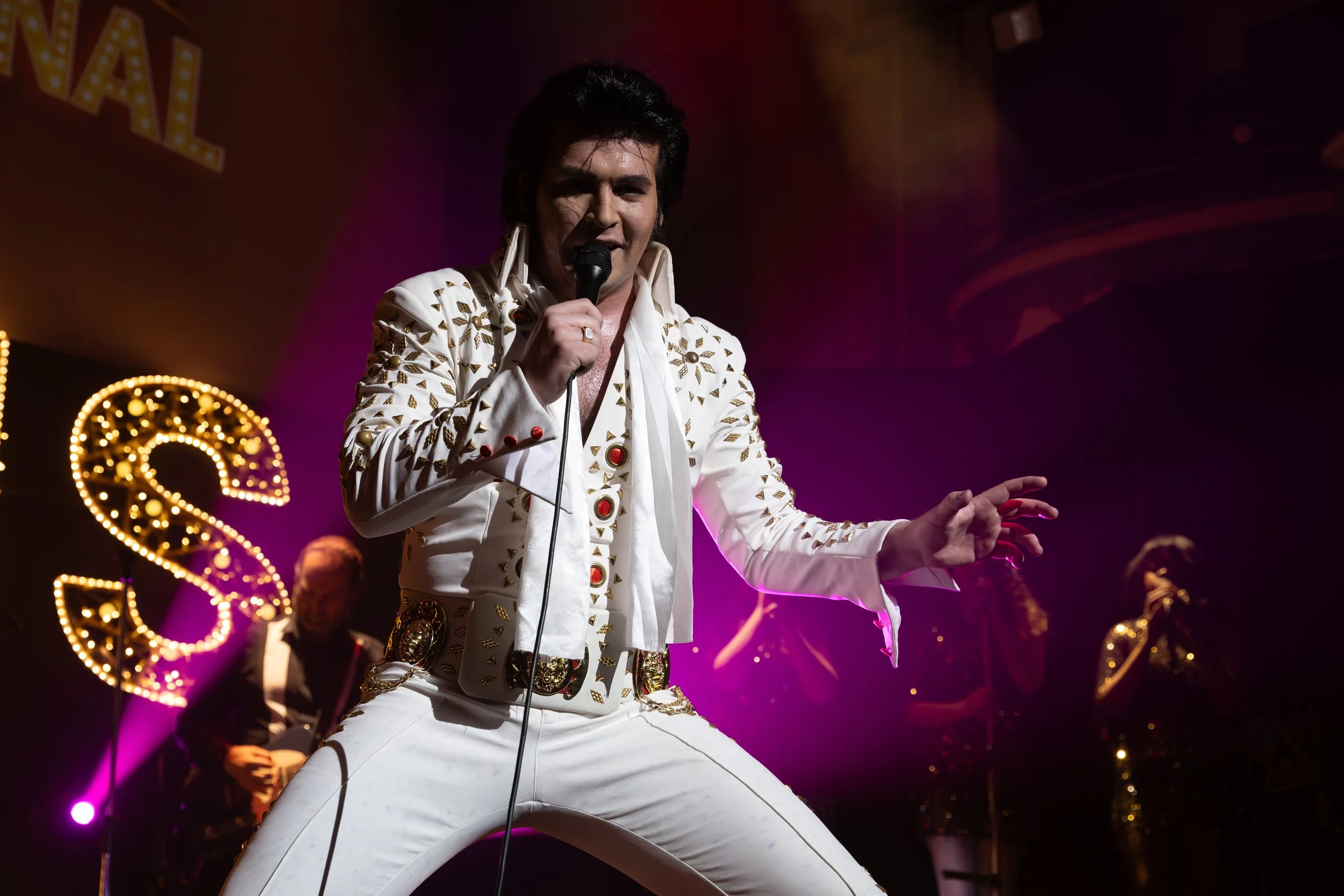 Elvis Live (25 of 39).jpg