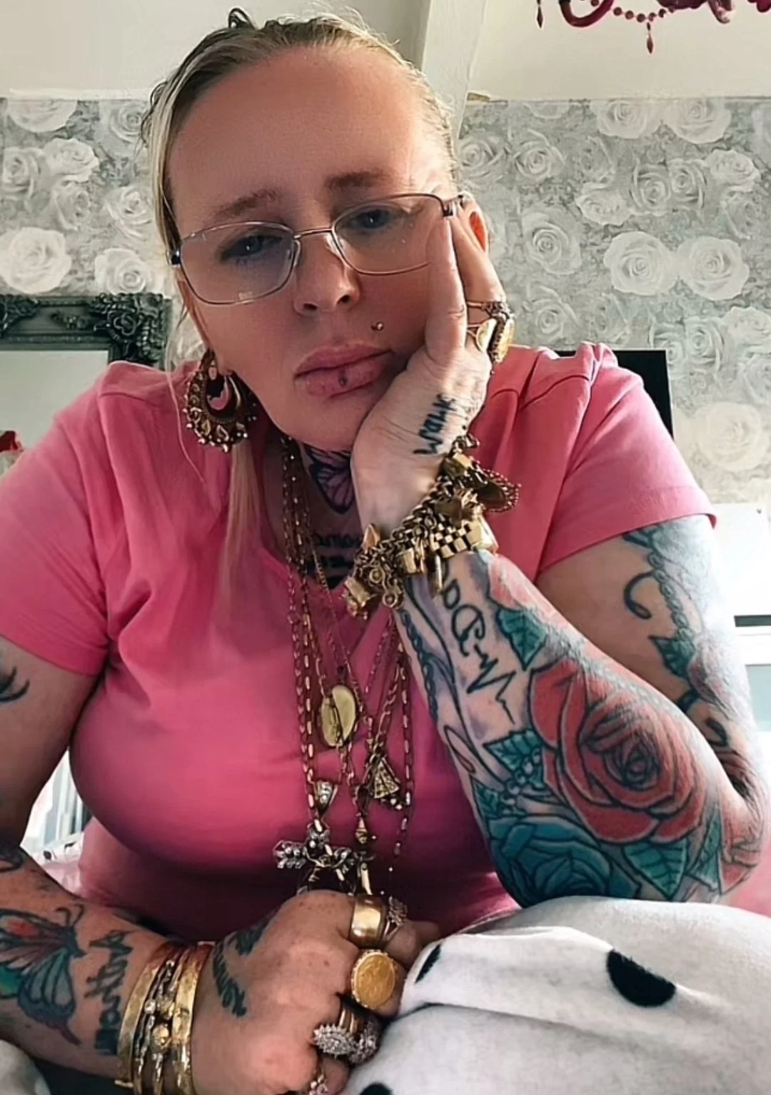 Julz: Chaos, Lies, And Rinsing Guys