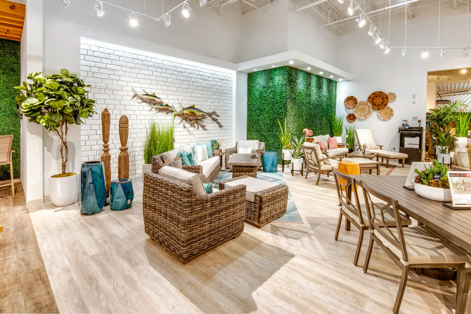 Rooms-to-Go-design-build-Clinton