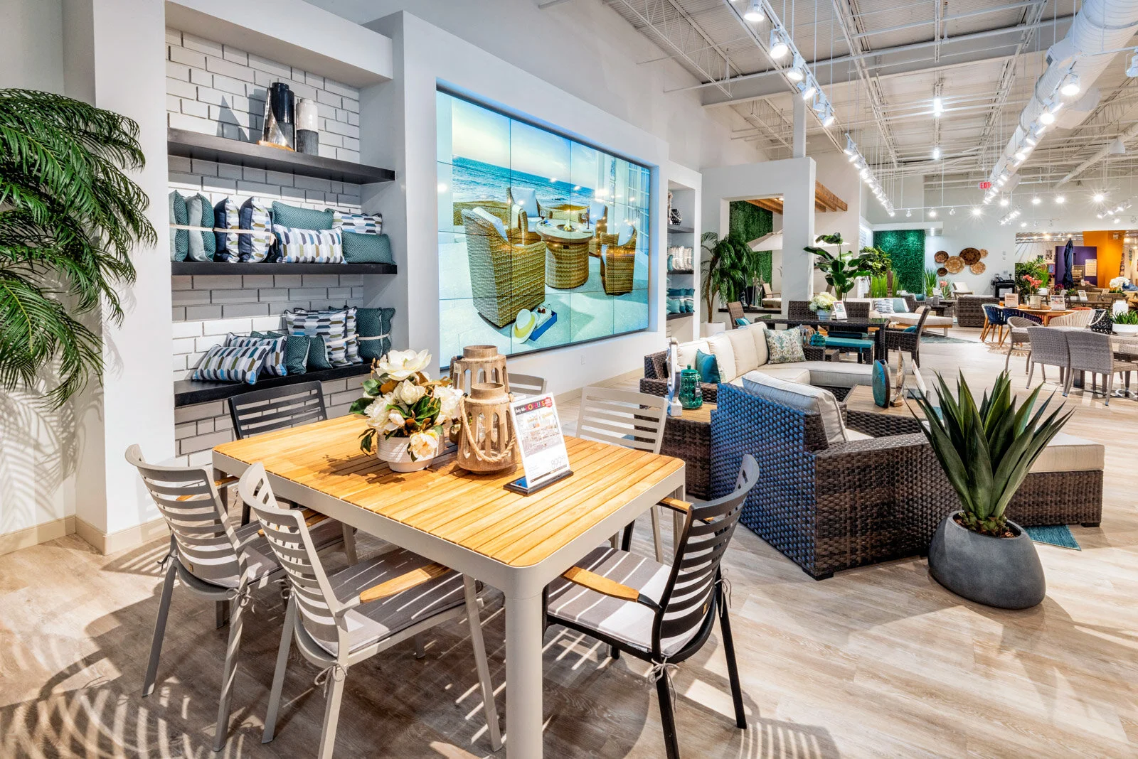 Rooms-to-Go-design-build-Jackson