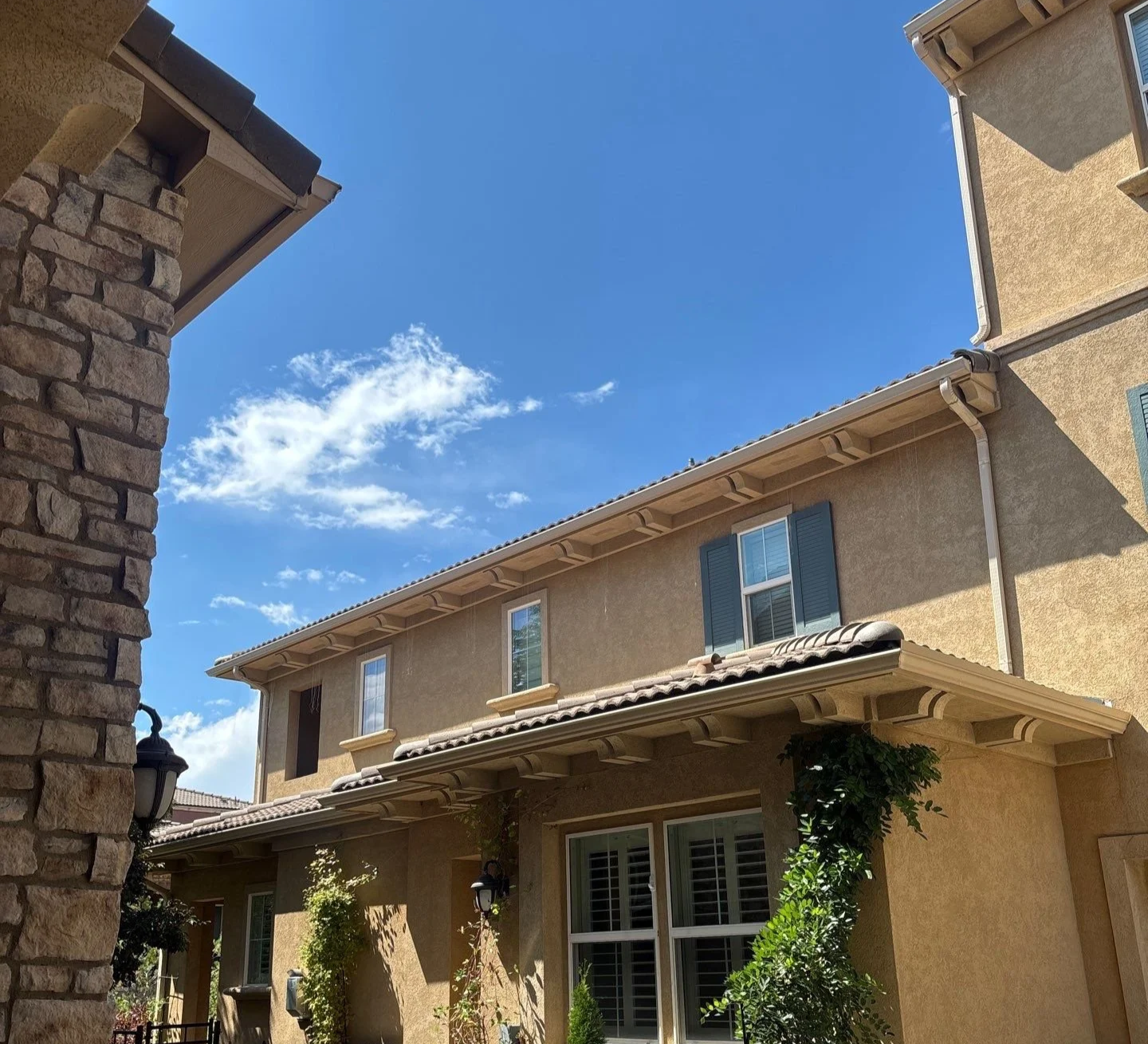 Tresana Community Association townhomes in Highlands Ranch after Kindry water intrusion restoration