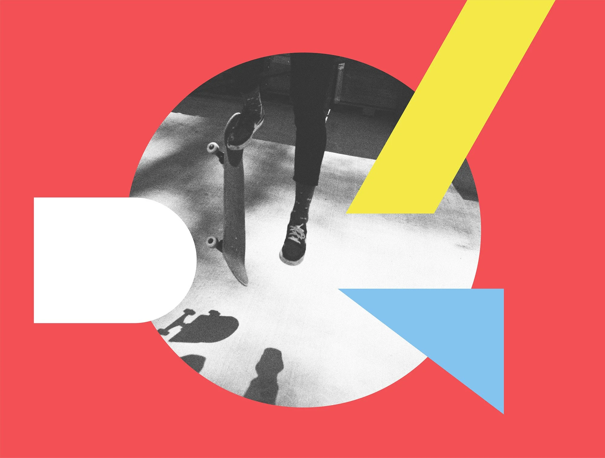 Persona saltando en un skate park con patineta, alrededor de formas geométricas de color amarillo, azul y blanco sobre fondo rosado.