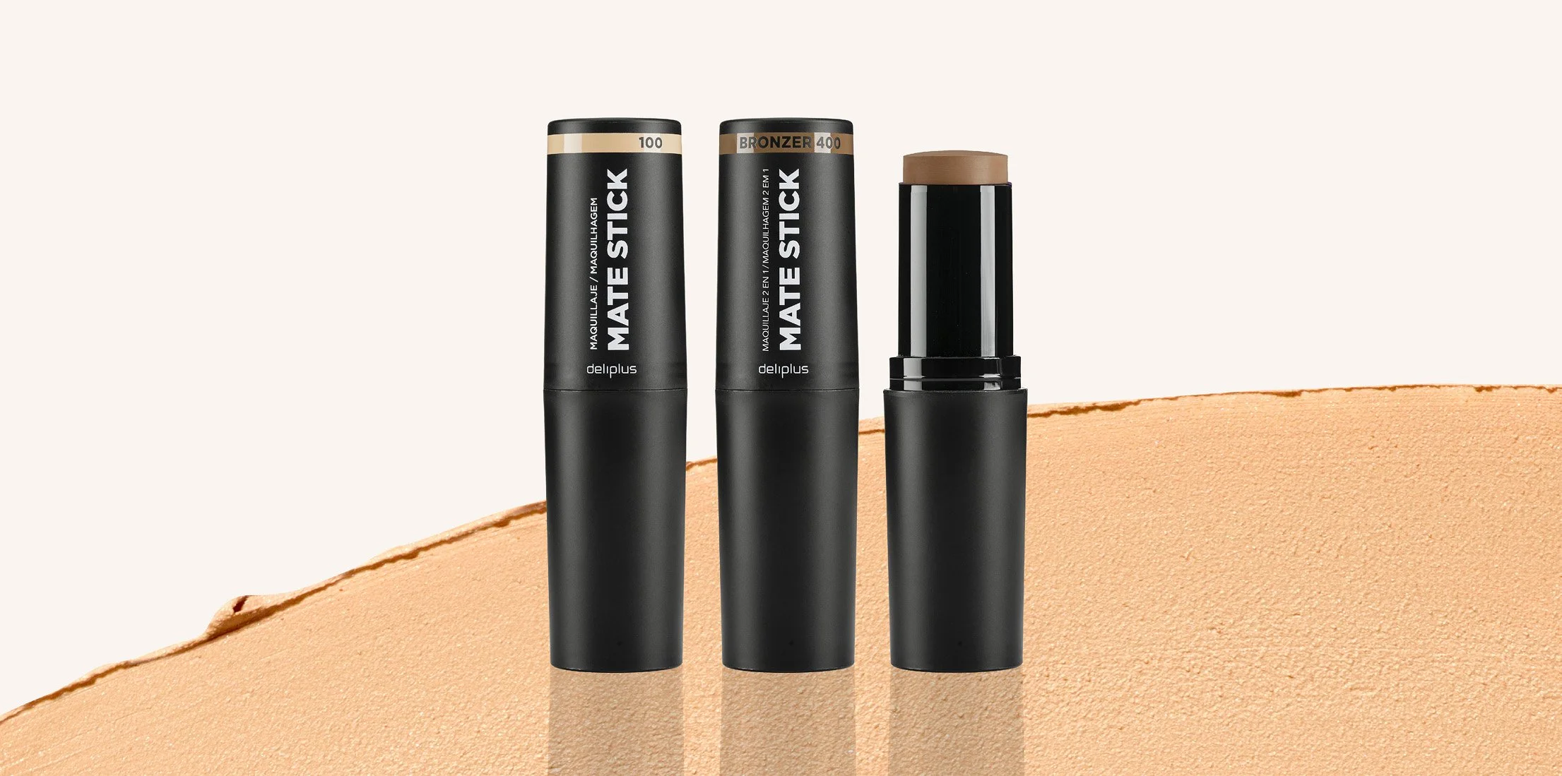 Crema compacta de maquillaje en tres tonos, en envases negros con detalles en beige y dorado_línia bàsica de Deliplus_mercadona_diseño de packaging de cosmètica de estudio berlin