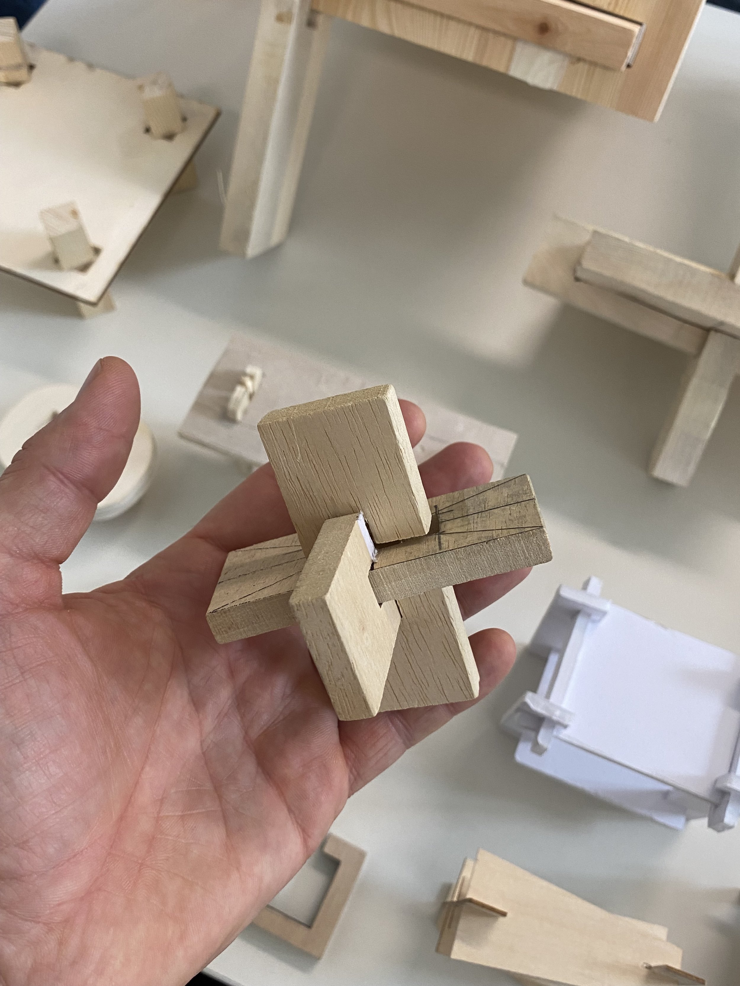 Incastro a mo di puzzle impossibile