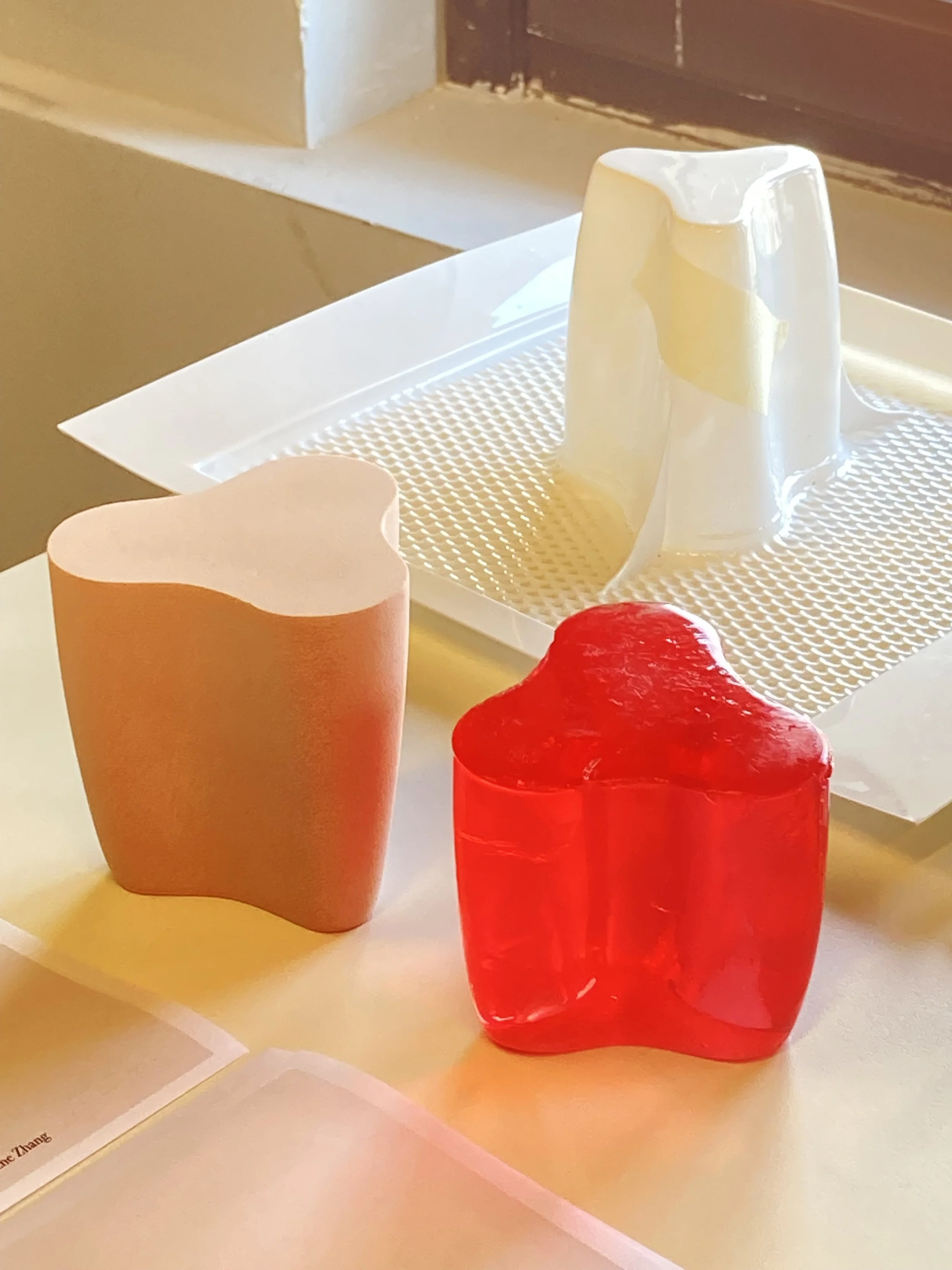 Generazione di una gelatina, dal positivo in schiuma allo stampo termoformato fino al protoitpo finale.